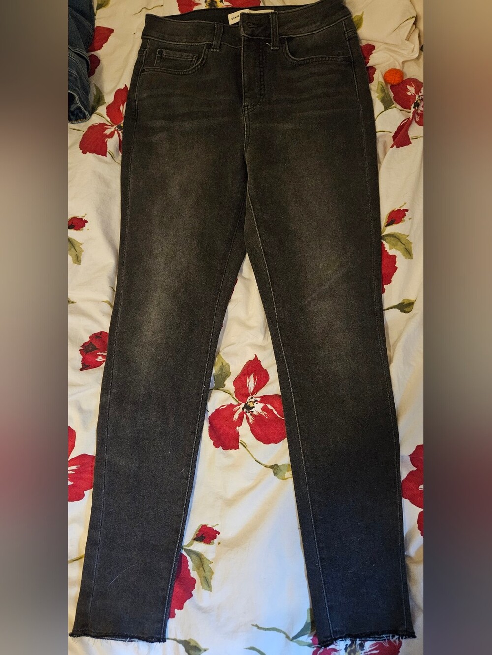 Denver Hayes Women's Charcoal Black Skinny Jeans